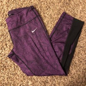 Capris Nike Leggings— Size Medium
